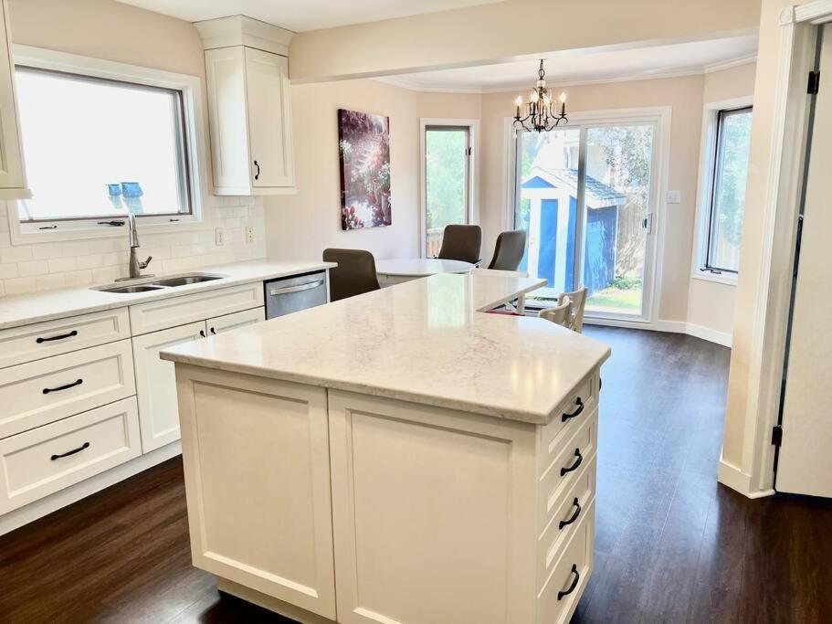 Villa Crescent Heights Majesty YYC Exterior foto
